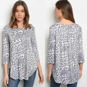 🌺 Boutique Gray Leopard Print 3/4 Sleeve Oversized Knit Top Size S NWT